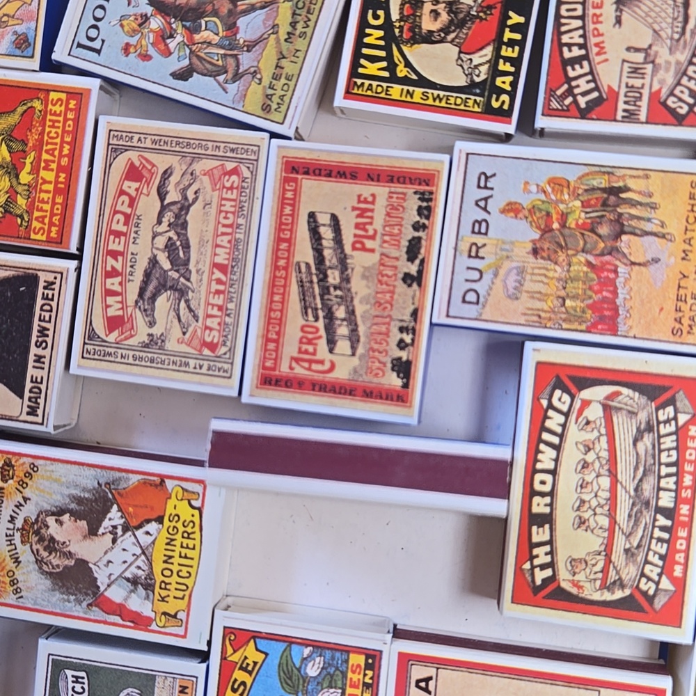 Set Box with 48 Vintage Swedish Matchbox with Matches from the 70s. - Picture 5 of 5